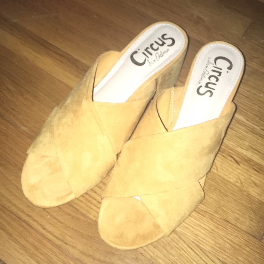 Circus Sam Edelman yellow sandals